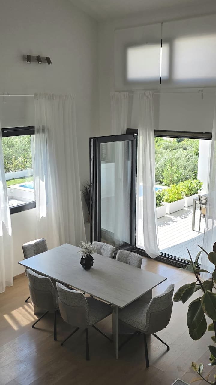 MareVista panoramic Adriatic view from dining room
